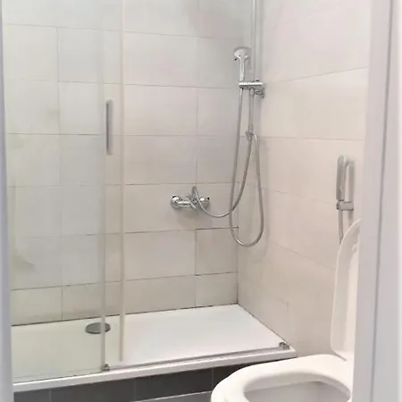 Private With River View, Central בית הארחה *